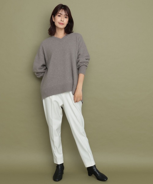 Elura(エルーラ)の「フォックス混Vネックニット(ニット/セーター・レディース・レッド系その他6/ブルー系その他5/チャコールグレー・FREE)」の8枚目の写真