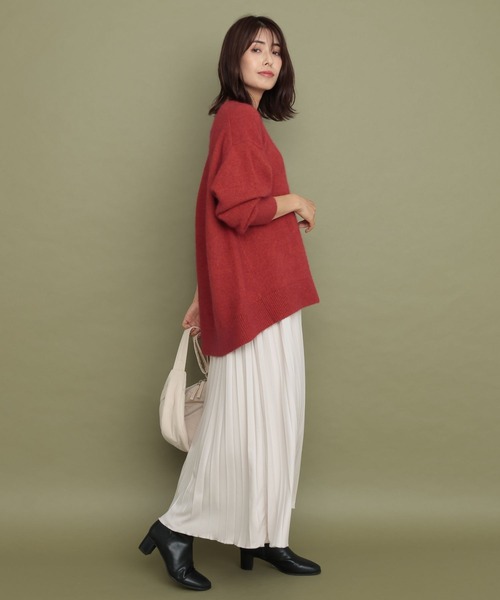 Elura(エルーラ)の「フォックス混Vネックニット(ニット/セーター・レディース・レッド系その他6/ブルー系その他5/チャコールグレー・FREE)」の12枚目の写真