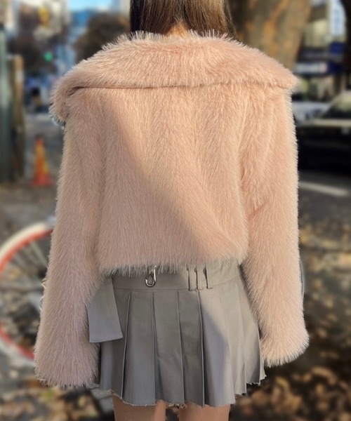 XU(エックスユー)の「【Never mind the XU】cropped fur jacket / 【ネバーマインド ザ エックスユー】クロップドファー長袖ジャケット(その他アウター・レディース・ピンク/グレー/ブラック/ホワイト・ONE SIZE)」の15枚目の写真