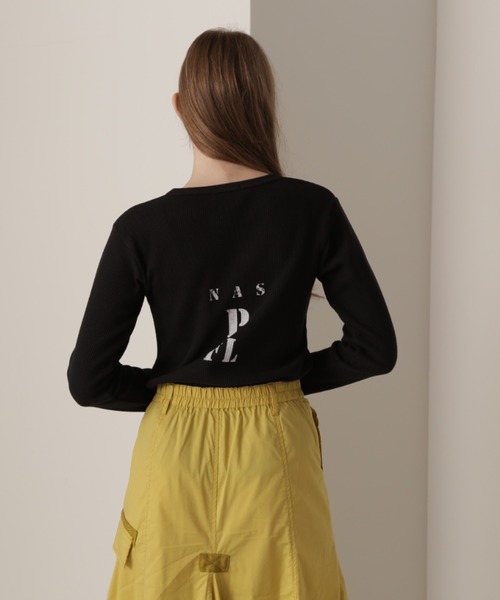 AVIREX（アヴィレックス）の「WAFFLE STENCIL PRINT T-SHIRT/ワッフルステンシルプリントティーシャツ（Tシャツ/カットソー・レディース・ホワイト/ブラック/オリーブ・MEDIUM/SMALL）」の6枚目の写真