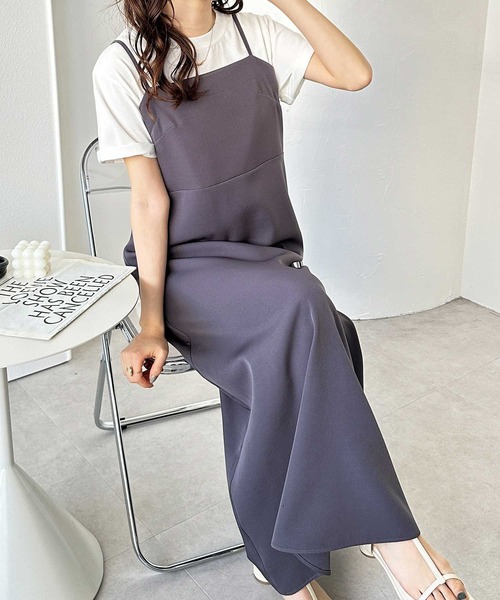 GeeRA(ジーラ)の「バックストラップデザインキャミワンピース(ワンピース・レディース・ブラック/アイボリー/チャコールグレー・MEDIUM/X-LARGE/LARGE)」の3枚目の写真
