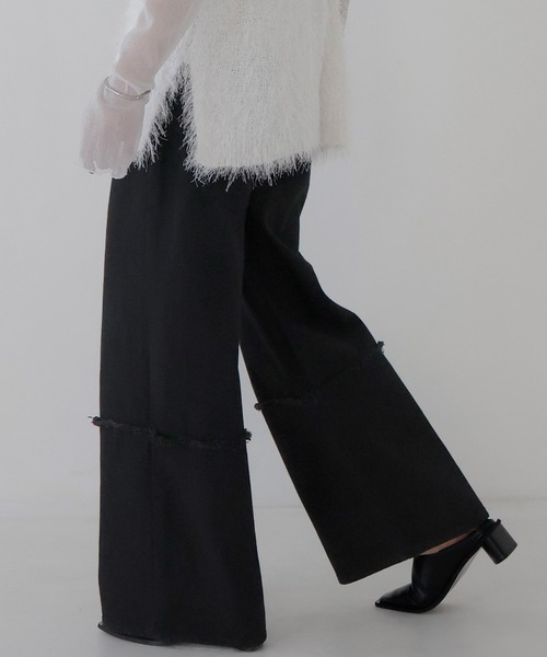 hellam（へラム）の「切り替えフリンジワイドデニム（デニムパンツ・レディース・ブルー/グレー/ブラック・MEDIUM/SMALL）」の2枚目の写真