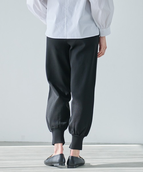 Arnold Palmer(アーノルドパーマー)の「ニット ジョガーパンツ(その他パンツ・レディース・アイボリー/ブラック・S/M/L)」の13枚目の写真