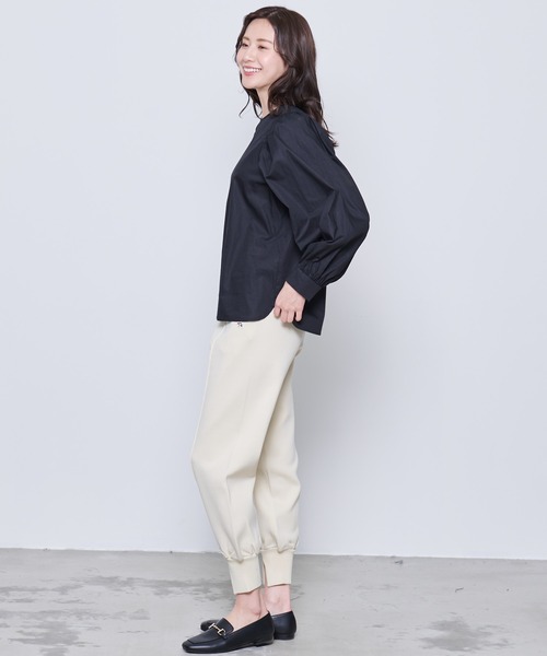 Arnold Palmer(アーノルドパーマー)の「ニット ジョガーパンツ(その他パンツ・レディース・アイボリー/ブラック・S/M/L)」の6枚目の写真