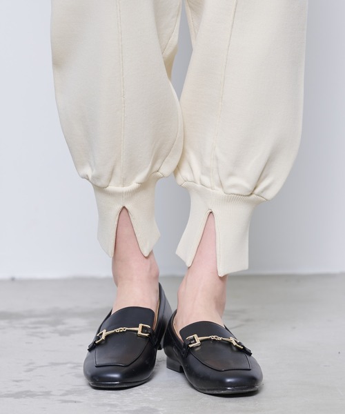 Arnold Palmer(アーノルドパーマー)の「ニット ジョガーパンツ(その他パンツ・レディース・アイボリー/ブラック・S/M/L)」の4枚目の写真