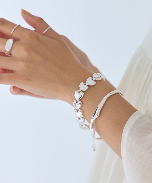 LAVEANGE（ラビアンジェ）の「ハートブレスレット（ブレスレット・レディース・シルバー・F）」の7枚目の写真