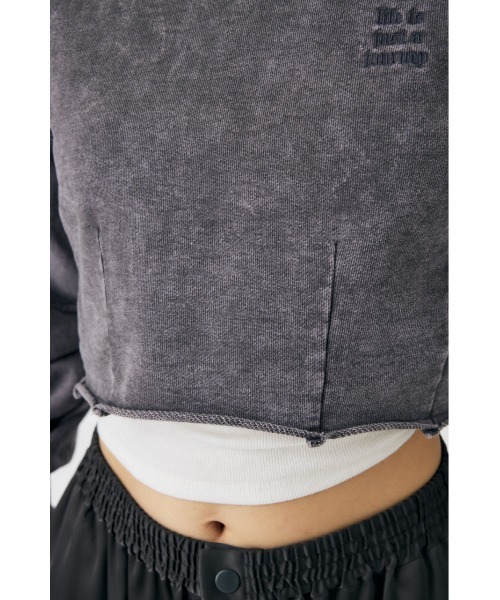MOUSSY(マウジー)の「GARMENT DYE CUT OFF プルオーバー(スウェット・レディース・ライトブラック/ネイビー/ライトグレー・FREE)」の15枚目の写真