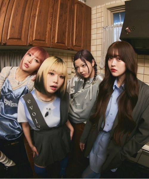 INTER FACTORY(インターファクトリー)の「【upsilon GALS】LiLi - υ uniform made in INTER FACTORY(Tシャツ/カットソー・レディース・グレー・FREE)」の17枚目の写真