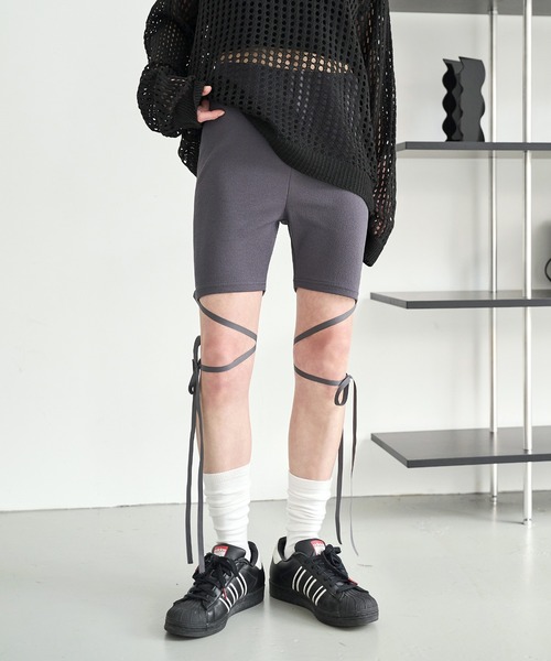 UNE MANSION（ユヌマンション）の「【バレエコアルック】【運動ウェア/ヨガウェアおすすめ】ストラップリボンレイヤードレギンスバイカーパンツ（その他パンツ・レディース・チャコール/アイボリー/ブラック・FREE）」の22枚目の写真