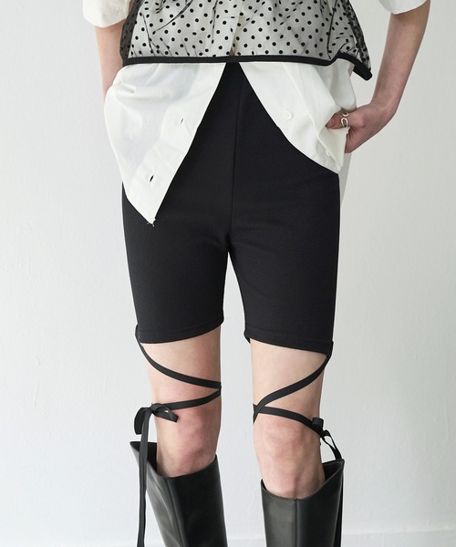 UNE MANSION（ユヌマンション）の「【バレエコアルック】【運動ウェア/ヨガウェアおすすめ】ストラップリボンレイヤードレギンスバイカーパンツ（その他パンツ・レディース・チャコール/アイボリー/ブラック・FREE）」の18枚目の写真