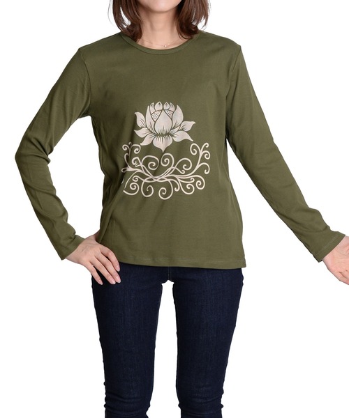 MARAI(マーライ)の「【MARAI】ロータスロングスリーブTシャツ(Tシャツ/カットソー・レディース・キャメル/マジェンタ/カーキ系/マスタード/ブラック・FREE)」の3枚目の写真