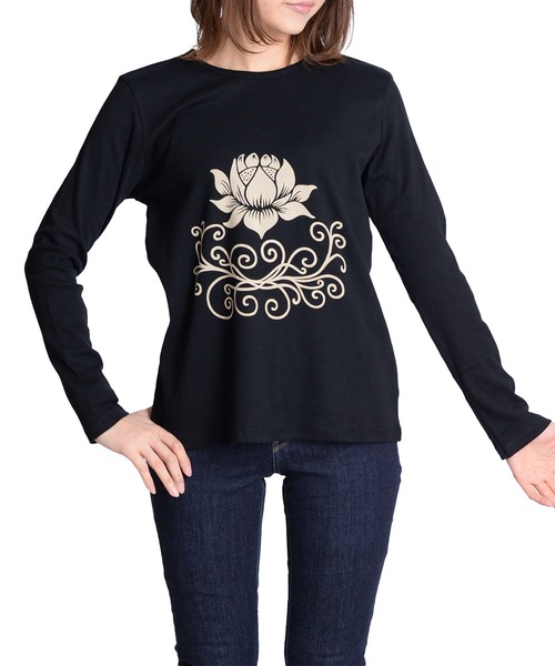 MARAI(マーライ)の「【MARAI】ロータスロングスリーブTシャツ(Tシャツ/カットソー・レディース・キャメル/マジェンタ/カーキ系/マスタード/ブラック・FREE)」の2枚目の写真