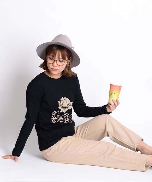MARAI(マーライ)の「【MARAI】ロータスロングスリーブTシャツ(Tシャツ/カットソー・レディース・キャメル/マジェンタ/カーキ系/マスタード/ブラック・FREE)」の9枚目の写真