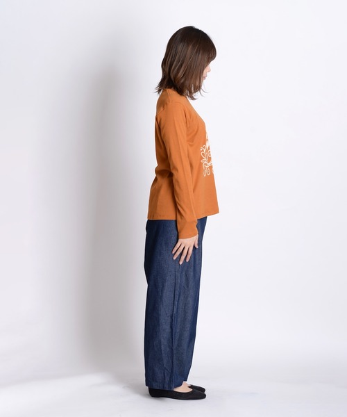 MARAI(マーライ)の「【MARAI】ロータスロングスリーブTシャツ(Tシャツ/カットソー・レディース・キャメル/マジェンタ/カーキ系/マスタード/ブラック・FREE)」の15枚目の写真
