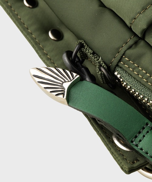 TOGA VIRILIS（トーガ ビリリース）の「Shoulder pouch PORTER SP（ショルダーバッグ・メンズ・グリーン/ブラック・FREE）」の4枚目の写真