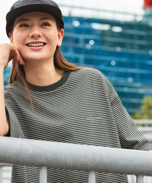 THE CRAFT CREW PRODUCTS（ザクラフトクループロダクツ）の「ドロスト ファンクショナルファブリック ビッグシルエット ボーダークルーネック半袖Tシャツ / 抗菌・防臭【THE CRAFT CREW PRODUCTS】（Tシャツ/カットソー・メンズ・ダークグリーン/ダークブラウン/ダークネイビー/ホワイト/グレイッシュベージュ/ブラック/チャコール・S/L/M）」の3枚目の写真