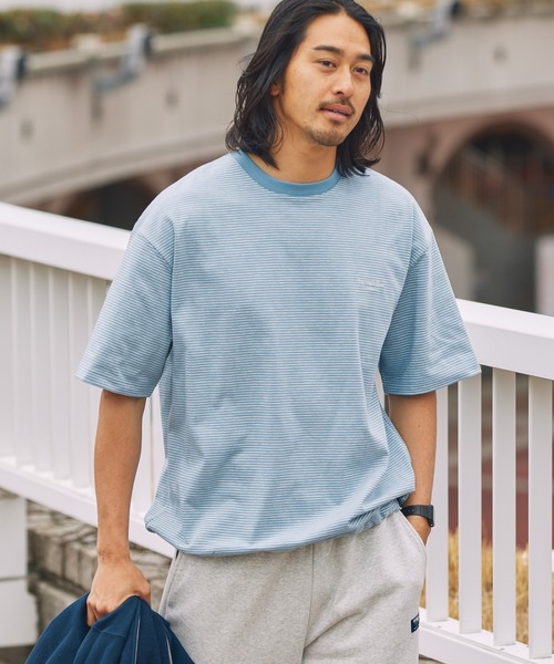 THE CRAFT CREW PRODUCTS(ザクラフトクループロダクツ)の「ドロスト ファンクショナルファブリック ビッグシルエット ボーダークルーネック半袖Tシャツ / 抗菌・防臭【THE CRAFT CREW PRODUCTS】(Tシャツ/カットソー・メンズ・ダークグリーン/ダークブラウン/ダークネイビー/ホワイト/グレイッシュベージュ/ブラック/チャコール/モカ/ライトブルー・S/L/M)」の8枚目の写真