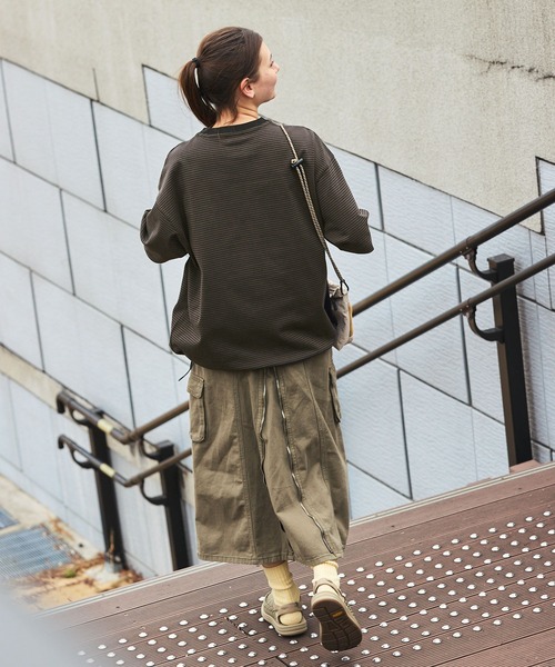 THE CRAFT CREW PRODUCTS(ザクラフトクループロダクツ)の「ドロスト ファンクショナルファブリック ビッグシルエット ボーダークルーネック半袖Tシャツ / 抗菌・防臭【THE CRAFT CREW PRODUCTS】(Tシャツ/カットソー・メンズ・ダークグリーン/ダークブラウン/ダークネイビー/ホワイト/グレイッシュベージュ/ブラック/チャコール/モカ/ライトブルー・S/L/M)」の21枚目の写真