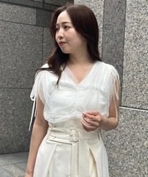 チュールレイヤードノースリカットソー