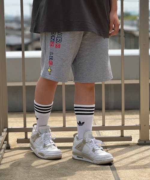 Mark Gonzales(マーク・ゴンザレス)の「MARK GONZALES ART WORK/マークゴンザレス【web限定】マルチカラーロゴスウェットショーツ(スウェットパンツ・メンズ・ブラック/グレー・X-LARGE/LARGE/MEDIUM)」の13枚目の写真