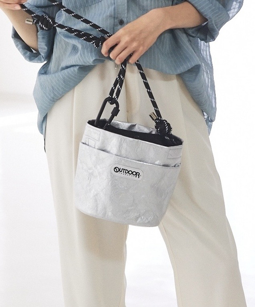 abahouse mavie（アバハウスマヴィ）の「【OUTDOOR】 Tyvek x PVC Bucket（ショルダーバッグ・レディース・ブラック/グレー・フリー）」の2枚目の写真