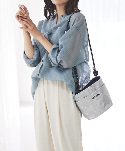 abahouse mavie（アバハウスマヴィ）の「【OUTDOOR】 Tyvek x PVC Bucket（ショルダーバッグ・レディース・ブラック/グレー・フリー）」の4枚目の写真