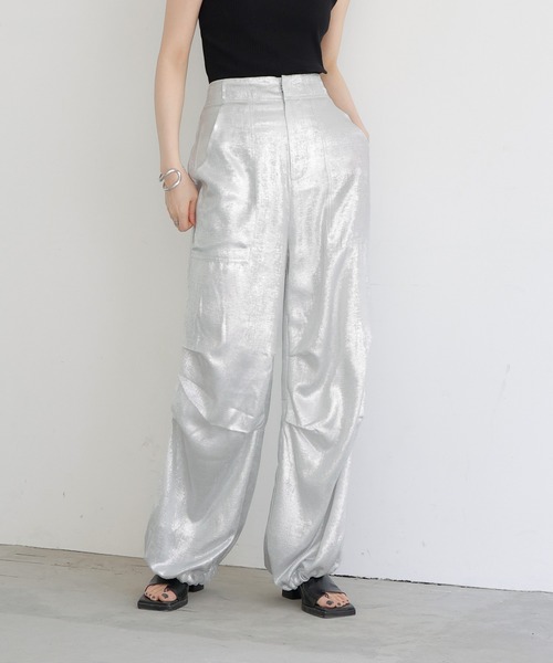 LIAN（リアン）の「メタリックカーゴパンツ（カーゴパンツ・レディース・ブラック/オフホワイト/チャコールグレー・FREE）」の13枚目の写真