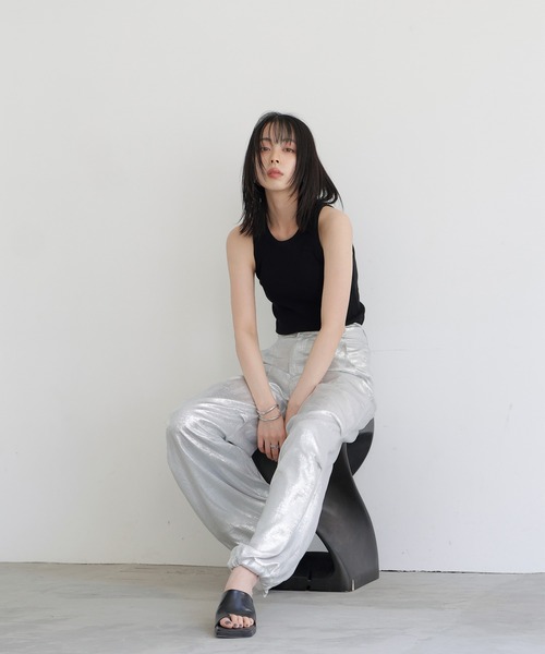 LIAN（リアン）の「メタリックカーゴパンツ（カーゴパンツ・レディース・ブラック/オフホワイト/チャコールグレー・FREE）」の14枚目の写真