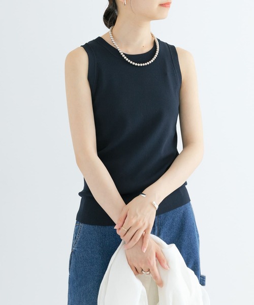 URBAN RESEARCH（アーバンリサーチ）の「ハイゲージノースリーブニット（タンクトップ・レディース・ホワイト/ブラウン/ネイビー・FREE）」の14枚目の写真