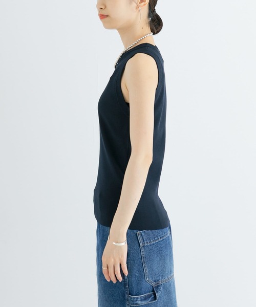 URBAN RESEARCH（アーバンリサーチ）の「ハイゲージノースリーブニット（タンクトップ・レディース・ホワイト/ブラウン/ネイビー・FREE）」の18枚目の写真