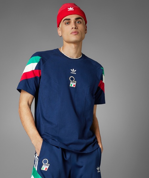 新品 アディダス ラグビー イタリア代表 ノーカラー 半袖Tシャツ L adidas（アディダス）の「イタリア オリジナルス 半袖Tシャツ