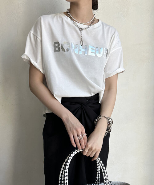 DouDou（ドゥドゥ）の「【WEB限定】箔プリントロゴTEE（Tシャツ/カットソー・レディース・オフホワイト/ブラック/ピンク/ベージュ・FREE）」の3枚目の写真