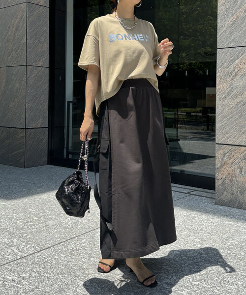 DouDou（ドゥドゥ）の「【WEB限定】箔プリントロゴTEE（Tシャツ/カットソー・レディース・オフホワイト/ブラック/ピンク/ベージュ・FREE）」の16枚目の写真
