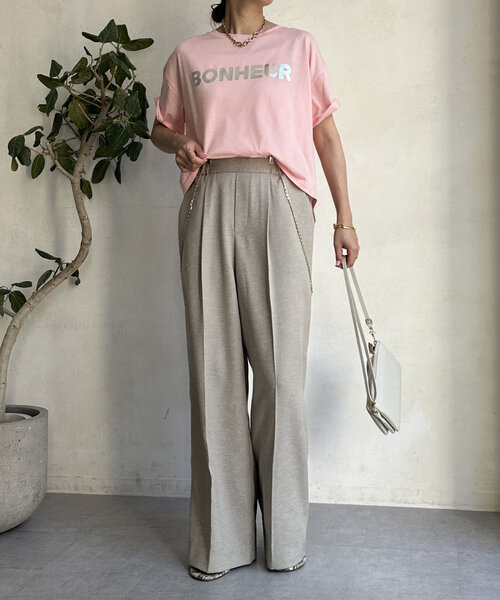 DouDou（ドゥドゥ）の「【WEB限定】箔プリントロゴTEE（Tシャツ/カットソー・レディース・オフホワイト/ブラック/ピンク/ベージュ・FREE）」の22枚目の写真