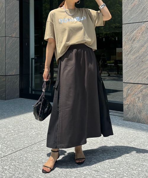 DouDou（ドゥドゥ）の「【WEB限定】箔プリントロゴTEE（Tシャツ/カットソー・レディース・オフホワイト/ブラック/ピンク/ベージュ・FREE）」の6枚目の写真
