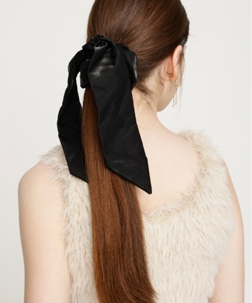 SLY（スライ）の「BIG SCRUNCHIE ビッグ スクランチー（シュシュ・レディース・ブラック/アイボリー・FREE）」の15枚目の写真
