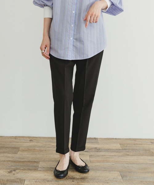 ITEMS URBANRESEARCH（アイテムズ アーバンリサーチ）の「テーパードイージーパンツ（その他パンツ・レディース・チャコールグレー/ライトカーキ/ブラック・FREE）」の2枚目の写真