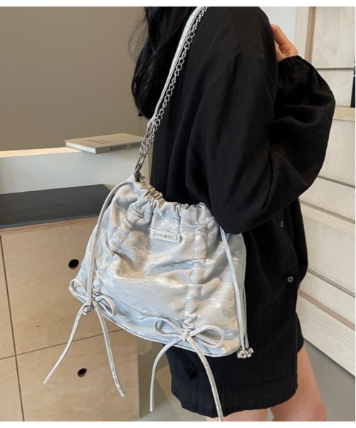 FREE STYLISTS(フリー スタイリスト)の「Y2K 紐リボン2way 巾着 バケットバッグ ショルダーバッグ(ショルダーバッグ・レディース・ブルー/オフホワイト/グレー/ブラック・FREE)」の8枚目の写真