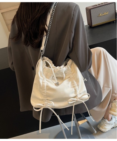 FREE STYLISTS(フリー スタイリスト)の「Y2K 紐リボン2way 巾着 バケットバッグ ショルダーバッグ(ショルダーバッグ・レディース・ブルー/オフホワイト/グレー/ブラック・FREE)」の15枚目の写真