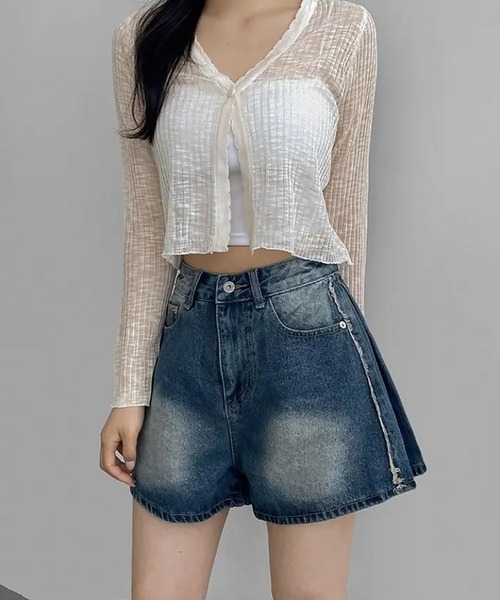 LYEON(リヨン)の「サイドフリンジオーバーダイデニムショートパンツ(デニムパンツ・レディース・ブルー/ブラック・S/M)」の17枚目の写真