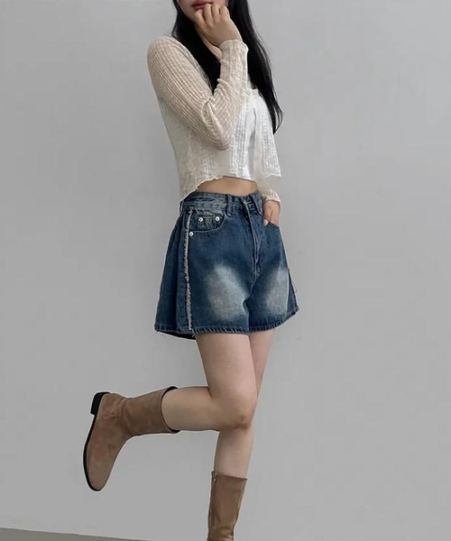 LYEON(リヨン)の「サイドフリンジオーバーダイデニムショートパンツ(デニムパンツ・レディース・ブルー/ブラック・S/M)」の19枚目の写真