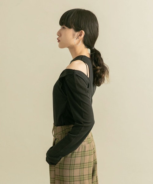 KBF（ケイビーエフ）の「レイヤードカットアウトトップス（Tシャツ/カットソー・レディース・チャコールグレー/ピンク/グリーン・ONE）」の11枚目の写真