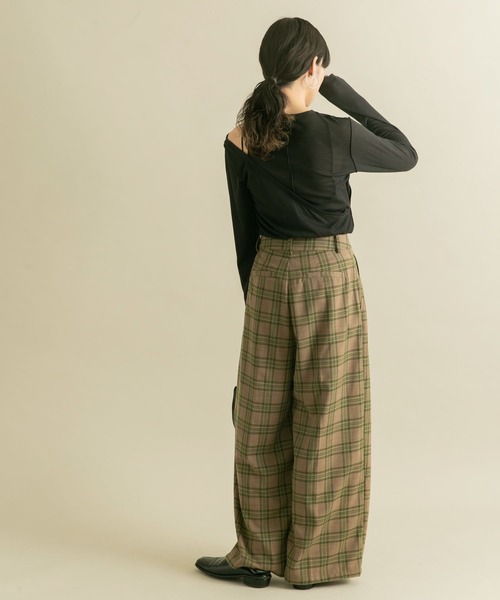 KBF（ケイビーエフ）の「レイヤードカットアウトトップス（Tシャツ/カットソー・レディース・チャコールグレー/ピンク/グリーン・ONE）」の16枚目の写真