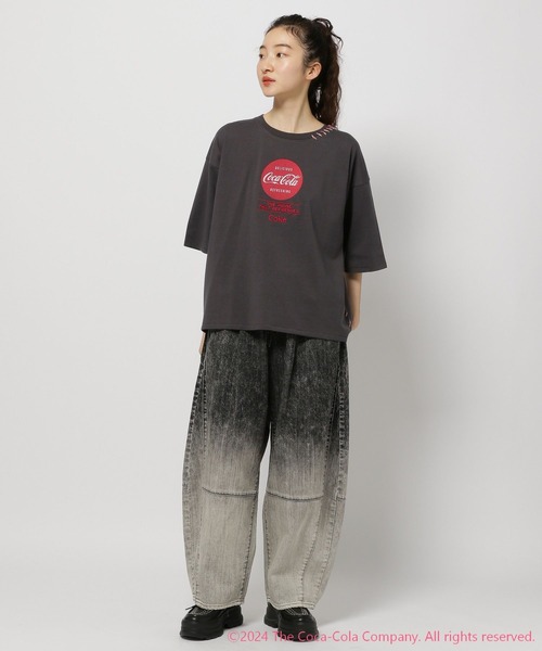 niko and...(ニコアンド)の「【Coca-Cola (コカ・コーラ)】コレクション ステッチプリントTシャツ(Tシャツ/カットソー・レディース・チャコール/ホワイト/レッド/ブルー・FREE)」の8枚目の写真