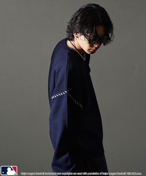 MLB（メジャーリーグベースボール）の「MLB/メジャーリーグベースボール 別注 ワンポイントロゴハンドステッチニット(限定展開)（ニット/セーター・メンズ・ネイビー/ブラック系その他/ブラック系その他2/アイボリー・SMALL/MEDIUM/LARGE）」の8枚目の写真