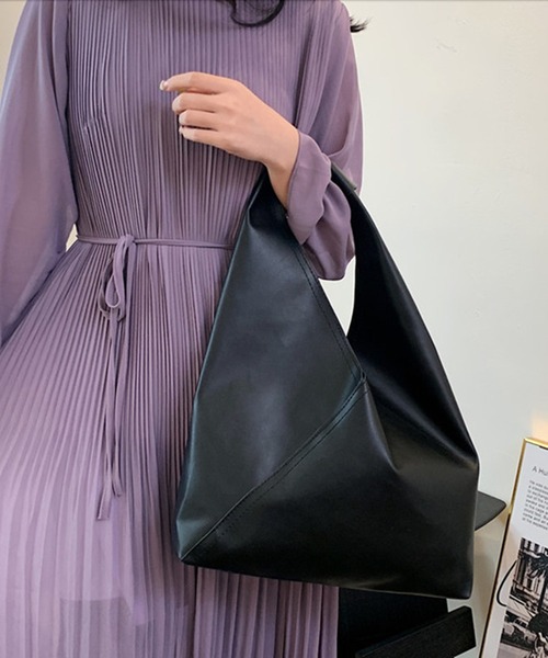 MILAE(ミレ)の「トライアングルトートバッグ(トートバッグ・レディース・シルバー/キャメル/ホワイト/ゴールド/ブラック・FREE)」の3枚目の写真
