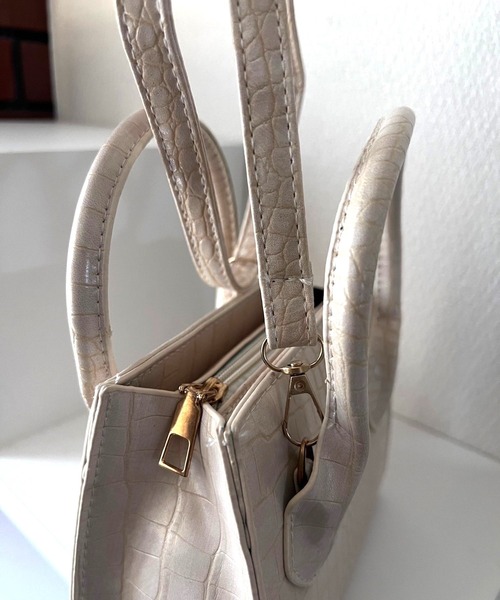 merrylatte（メリーラテ）の「クロコダイルスクエアショルダーバッグ（ショルダーバッグ・レディース・ブラック/ベージュ・FREE）」の10枚目の写真