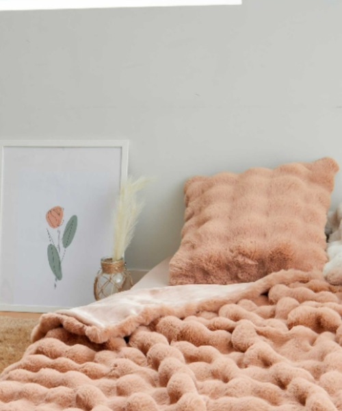 iellio（イエリオ）の「ぽこぽこボリュームファー　クッションカバー（クッション/クッションカバー・レディース・グレー/アイボリー/ベージュ・FREE）」の3枚目の写真