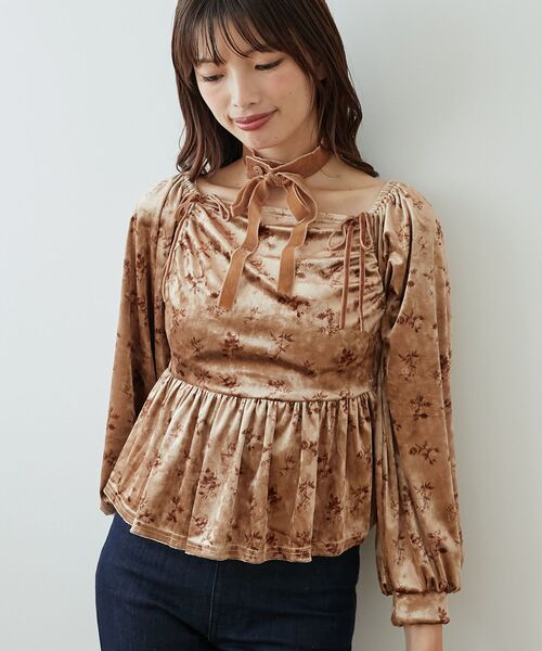 MAJESTIC LEGON(マジェスティックレゴン)の「チョーカーセットベロアトップス(シャツ/ブラウス・レディース・ブラウン系その他2/ブラック系その他・MEDIUM)」の1枚目の写真