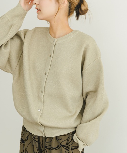 ITEMS URBANRESEARCH（アイテムズ アーバンリサーチ）の「ドットボタンラメニットカーディガン（カーディガン/ボレロ・レディース・グレー系その他/ブラック/ライトカーキ・FREE）」の2枚目の写真